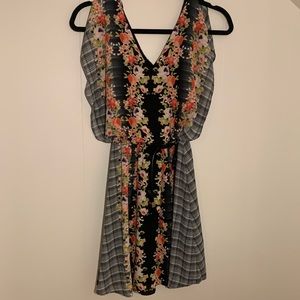 Candies size XS two patterned flutter dress w belt